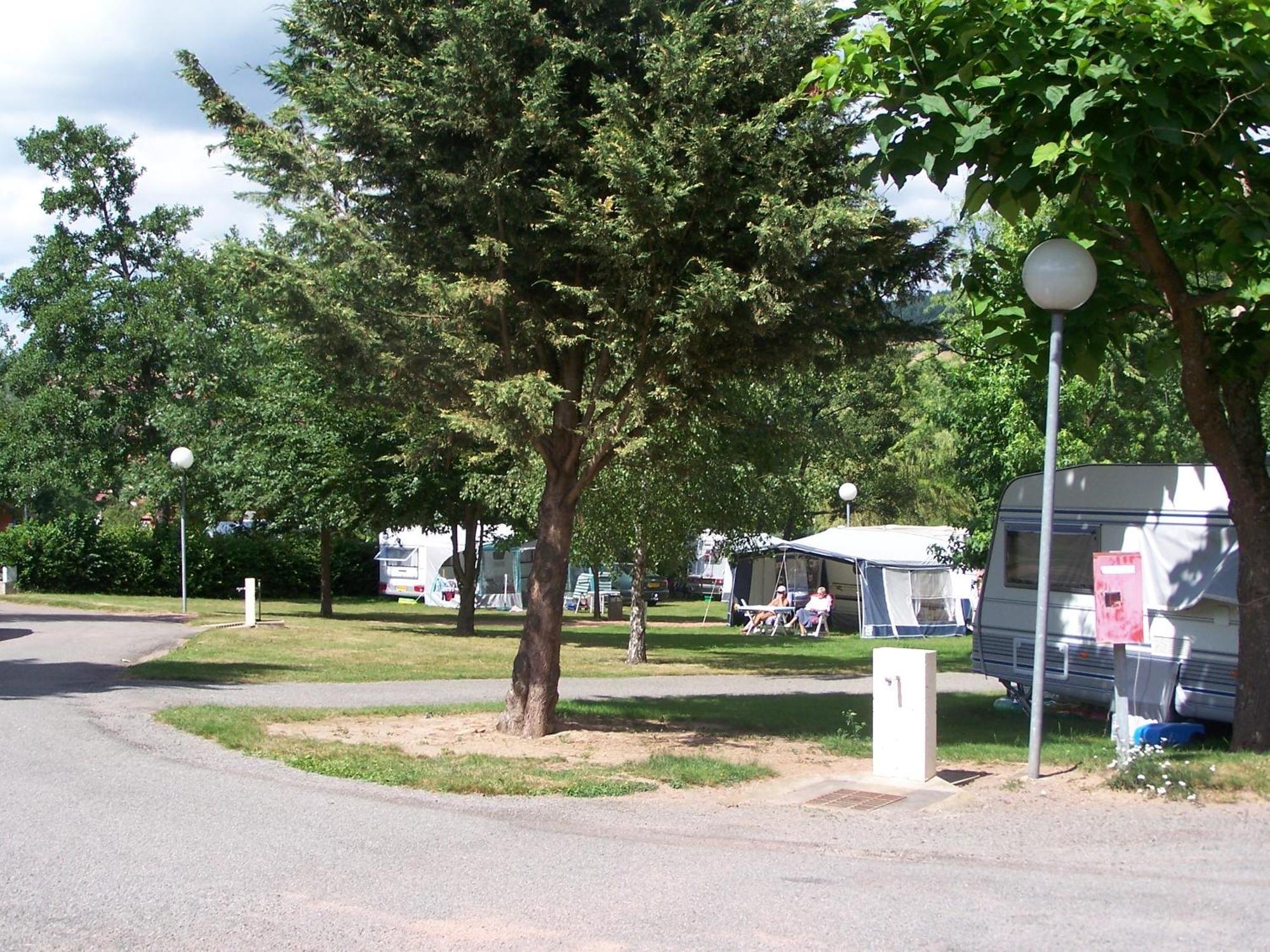 Camping Les Feuilles Chauffailles Kültér fotó